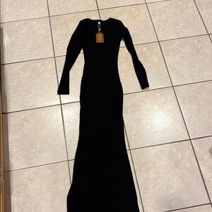 Reoria - Elegant Black Long Sleeve Maxi Dress